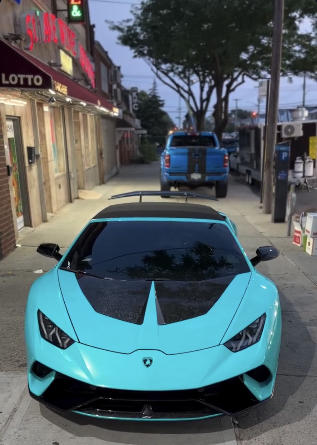 Tiffany blue Lamborghini Huracan wrap